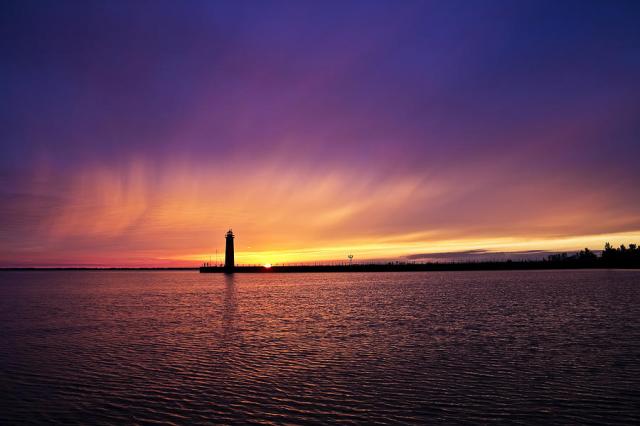 Muskegon_lake.jpg